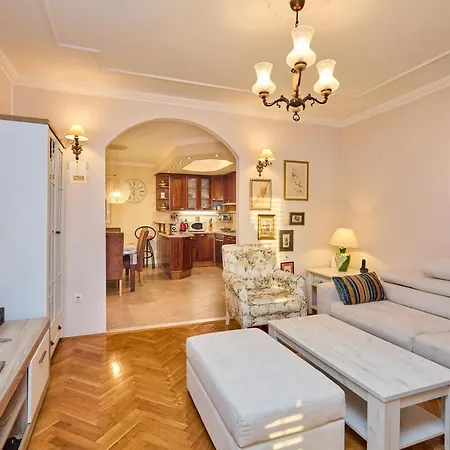 Ammor With Free Parking Apartment *