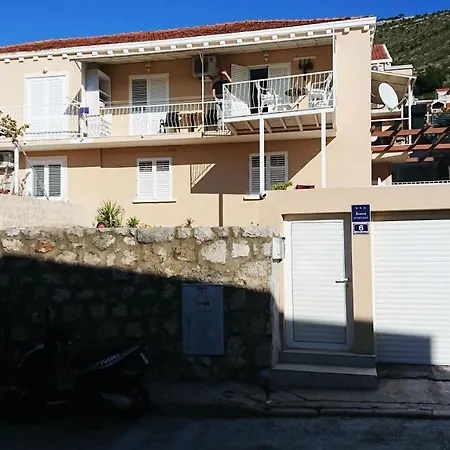 Ammor With Free Parking *