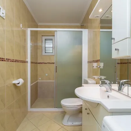 Ammor With Free Parking *