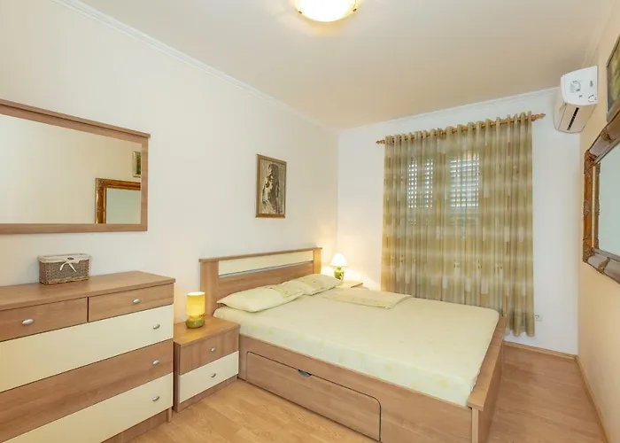 Ammor With Free Parking