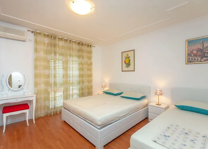 Ammor With Free Parking