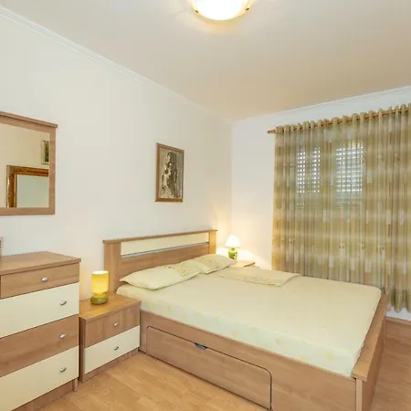 Ammor With Free Parking