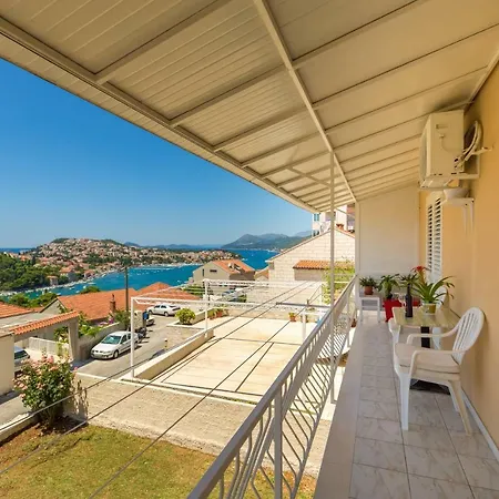 Ammor With Free Parking *