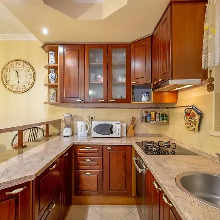 Ammor With Free Parking